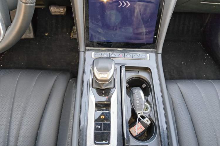 Used Hongqi H5 2024 1.5T DCT Smart Connect Flagship Edition Gear Lever