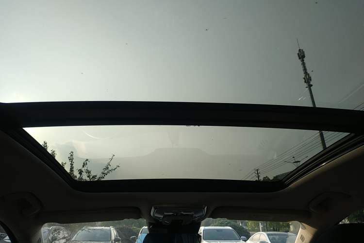 Used Hongqi H5 2024 2.0T Automatic Smart Connect Flagship Edition Headliner