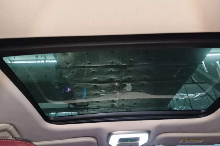 Used Hongqi H5 2024 2.0T Automatic Smart Connect Flagship Edition Headliner