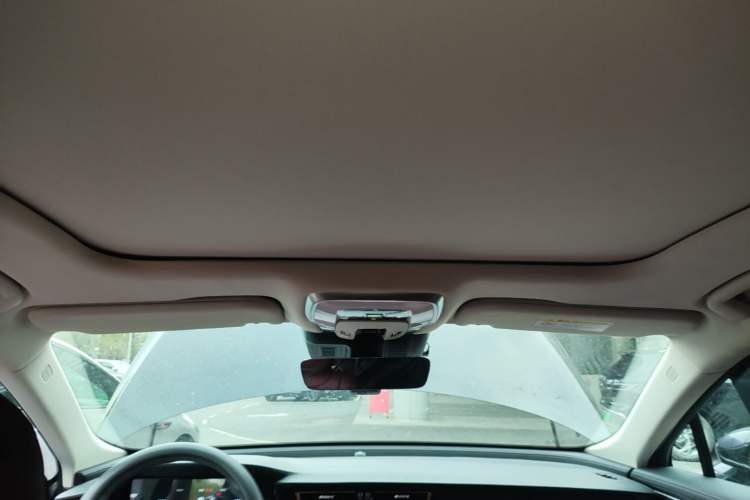 Used Hongqi H5 2024 2.0T Automatic Smart Connect Flagship Edition Headliner