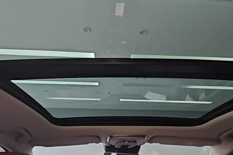 Used Hongqi H5 2024 2.0T Automatic Smart Connect Flagship Edition Headliner