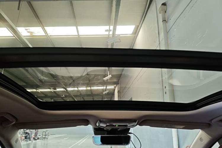 Used Hongqi H5 2024 2.0T Automatic Smart Connect Flagship Edition Headliner