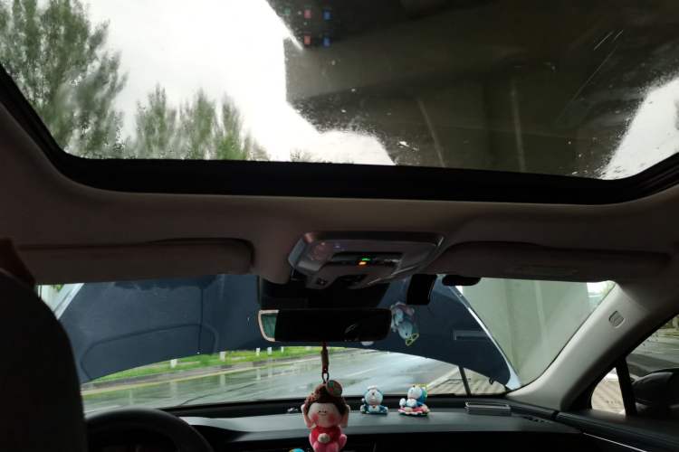 Used Hongqi H5 2024 2.0T Automatic Smart Connect Flagship Edition Headliner