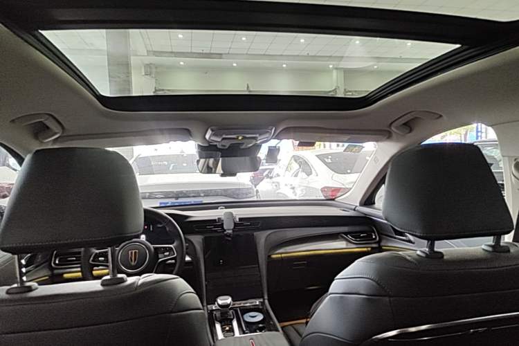 Used Hongqi H5 2024 2.0T Automatic Smart Connect Flagship Edition Headliner