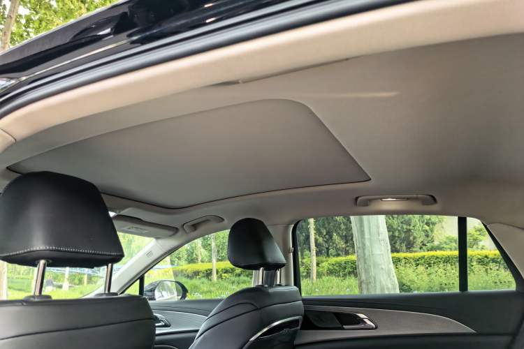 Used Hongqi H5 2024 2.0T Automatic Smart Connect Flagship Edition Headliner