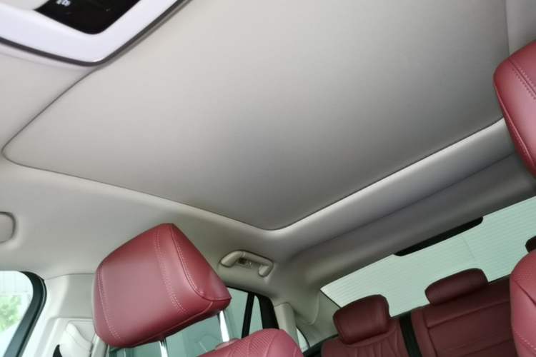Used Hongqi H5 2024 2.0T Automatic Smart Connect Flagship Edition Headliner