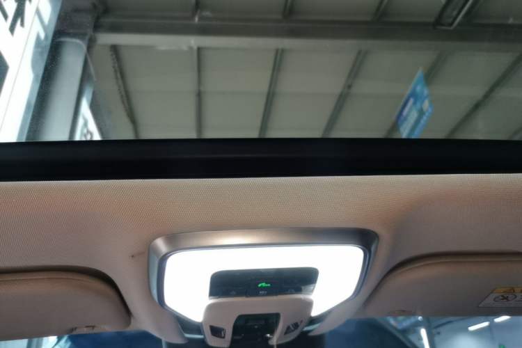 Used Hongqi H5 2024 2.0T Automatic Smart Connect Flagship Edition Headliner