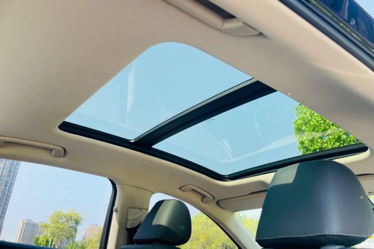 Used Hongqi H5 2024 1.5T DCT Smart Connect Flagship Edition Headliner