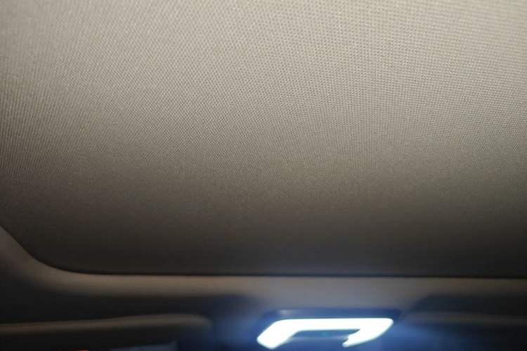 Used Hongqi H5 2024 2.0T Automatic Smart Connect Flagship Edition Headliner