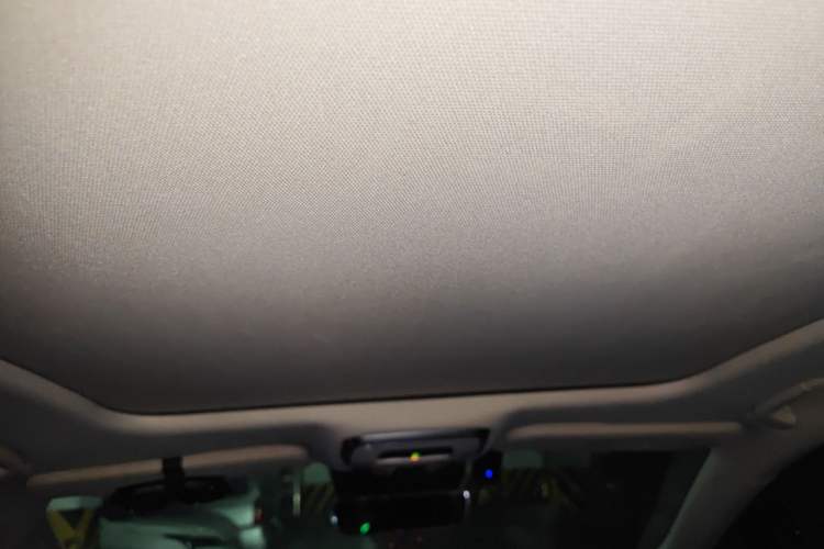 Used Hongqi H5 2024 2.0T Automatic Smart Connect Flagship Edition Headliner