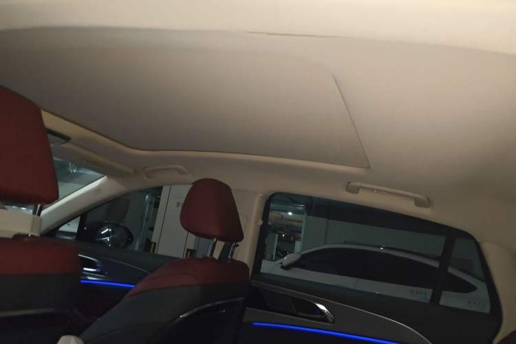 Used Hongqi H5 2024 2.0T Automatic Smart Connect Flagship Edition Headliner