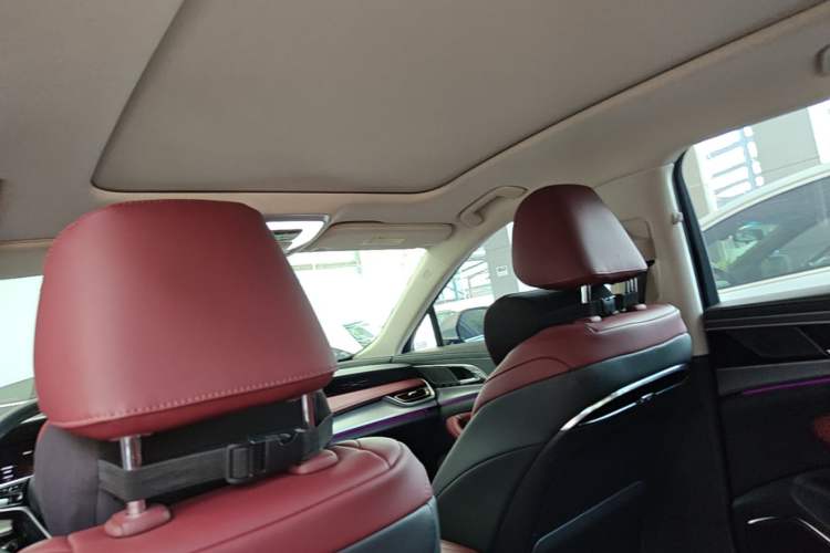 Used Hongqi H5 2024 2.0T Automatic Smart Connect Flagship Edition Headliner