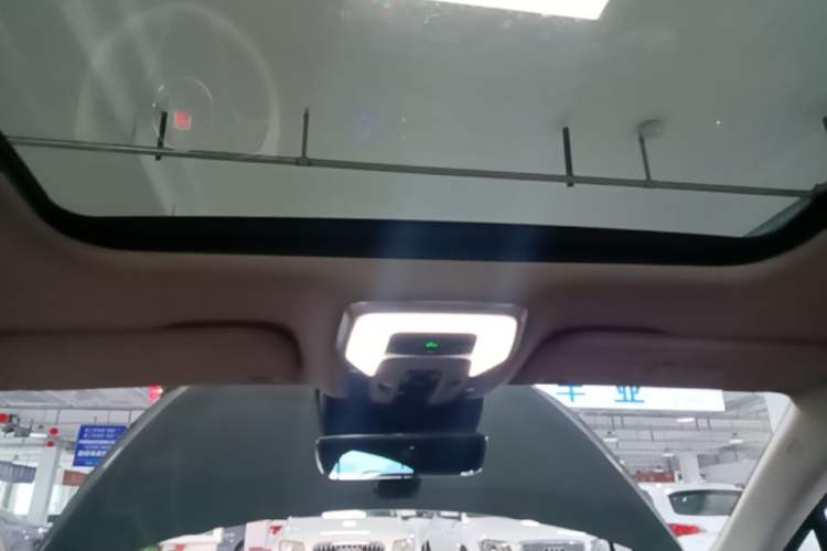 Used Hongqi H5 2024 2.0T Automatic Smart Connect Flagship Edition Headliner