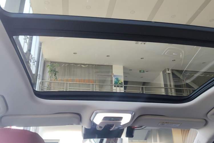Used Hongqi H5 2024 2.0T Automatic Smart Connect Flagship Edition Headliner