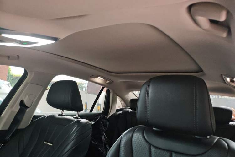 Used Hongqi H5 2024 2.0T Automatic Smart Connect Flagship Edition Headliner