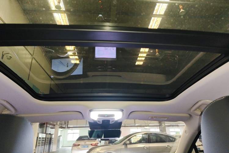 Used Hongqi H5 2024 2.0T Automatic Smart Connect Flagship Edition Headliner