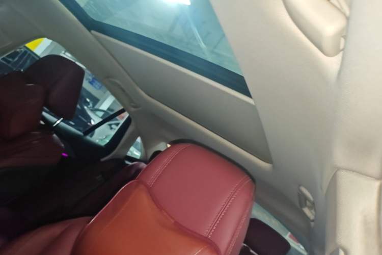 Used Hongqi H5 2024 2.0T Automatic Smart Connect Flagship Edition Headliner