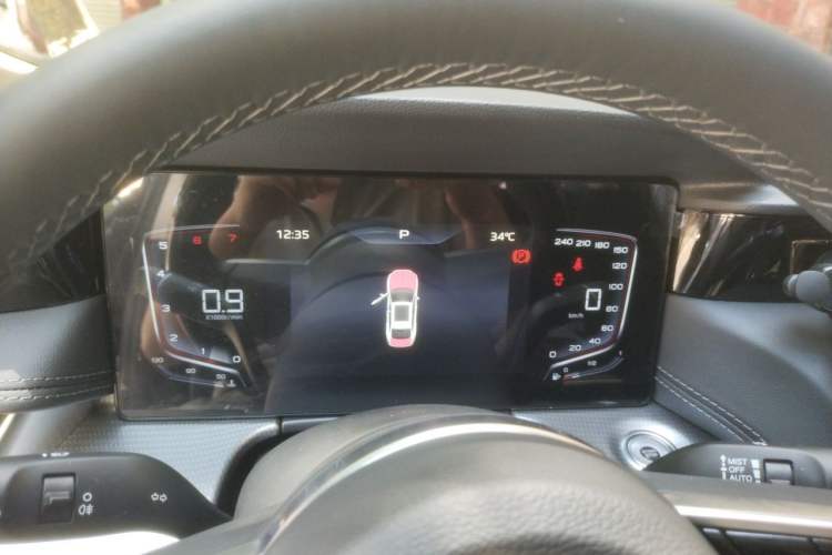 Used Hongqi H5 2024 1.5T DCT Smart Connect Flagship Edition Instrument Cluster