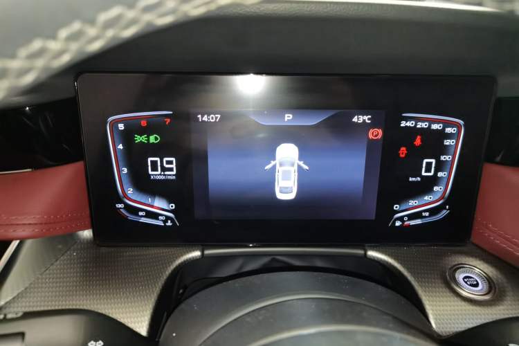Used Hongqi H5 2024 1.5T DCT Smart Connect Flagship Edition Instrument Cluster