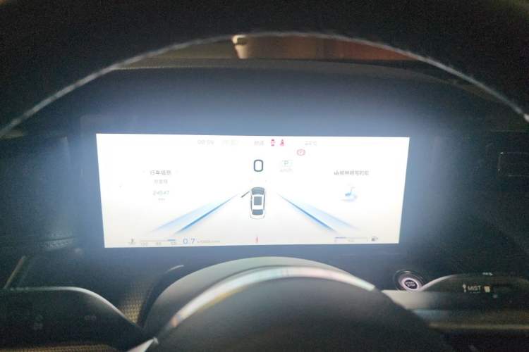 Used Hongqi H5 2024 2.0T Automatic Smart Connect Flagship Edition Instrument Cluster