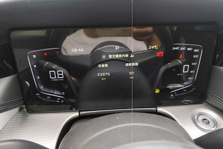 Used Hongqi H5 2024 1.5T DCT Smart Connect Flagship Edition Instrument Cluster