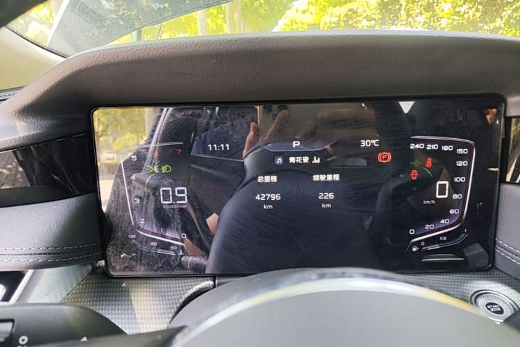 Used Hongqi H5 2024 1.5T DCT Smart Connect Flagship Edition Instrument Cluster