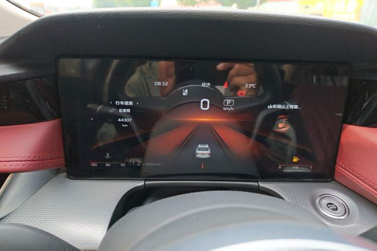 Used Hongqi H5 2024 2.0T Automatic Smart Connect Flagship Edition Instrument Cluster