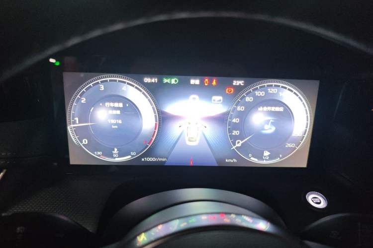 Used Hongqi H5 2024 2.0T Automatic Smart Connect Flagship Edition Instrument Cluster