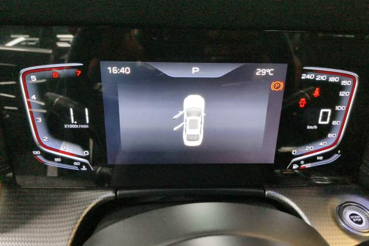 Used Hongqi H5 2024 1.5T DCT Smart Connect Flagship Edition Instrument Cluster