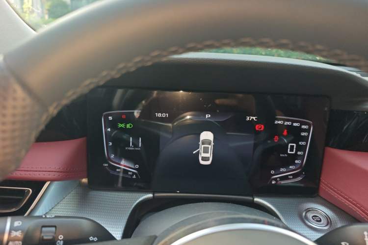 Used Hongqi H5 2024 1.5T DCT Smart Connect Flagship Edition Instrument Cluster