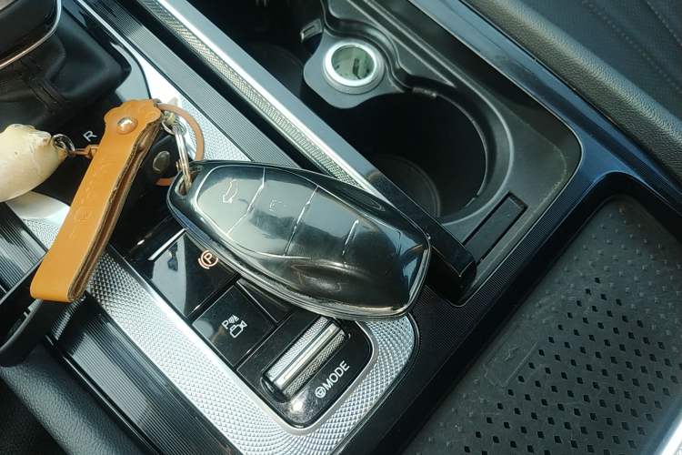 Used Hongqi H5 2024 2.0T Automatic Smart Connect Flagship Edition Interior 1