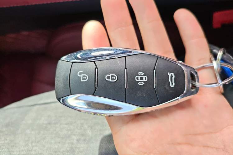 Used Hongqi H5 2024 2.0T Automatic Smart Connect Flagship Edition Interior 1