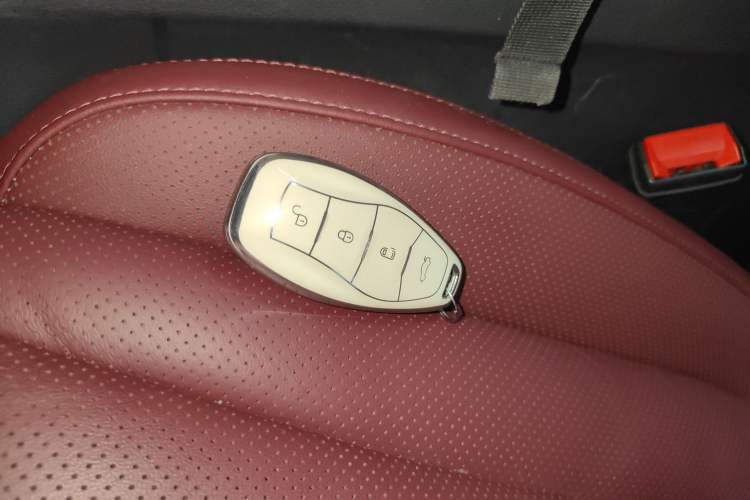 Used Hongqi H5 2024 2.0T Automatic Smart Connect Flagship Edition Interior 1