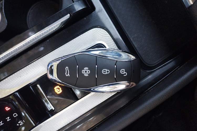 Used Hongqi H5 2024 1.5T DCT Smart Connect Flagship Edition Interior 1