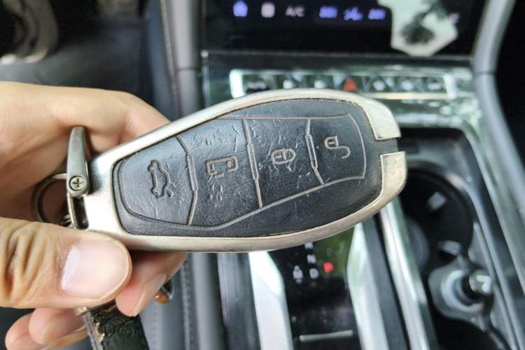 Used Hongqi H5 2024 2.0T Automatic Smart Connect Flagship Edition Interior 1