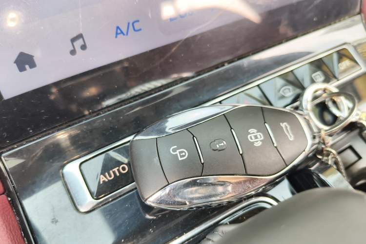 Used Hongqi H5 2024 2.0T Automatic Smart Connect Flagship Edition Interior 1