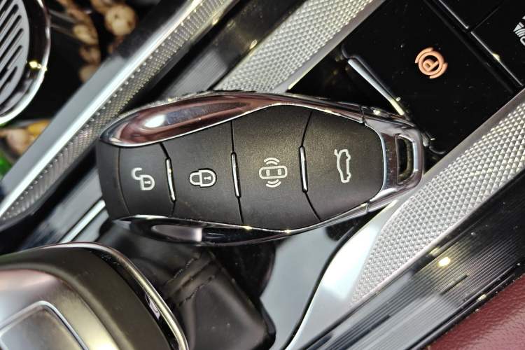 Used Hongqi H5 2024 2.0T Automatic Smart Connect Flagship Edition Interior 1