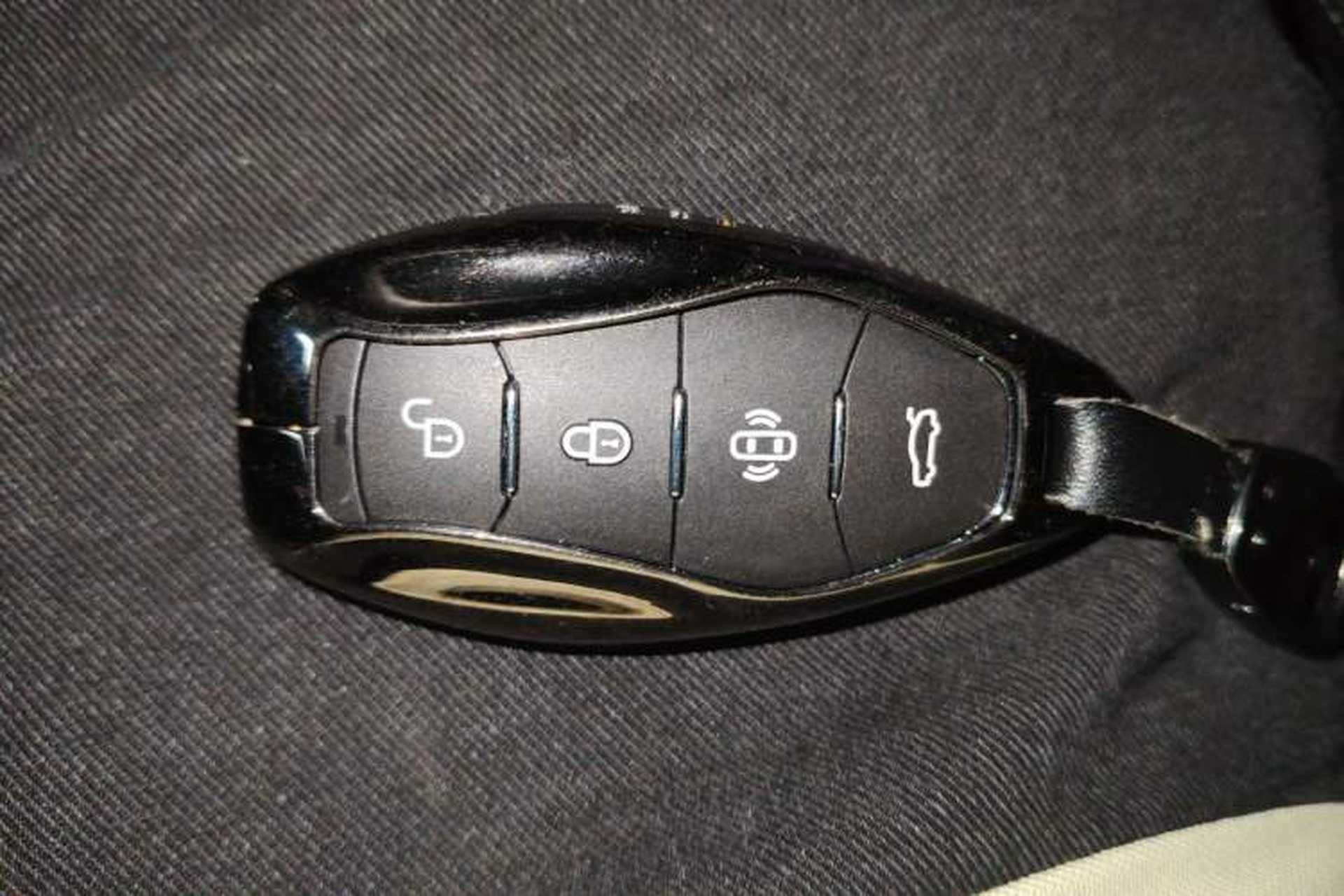 Used Hongqi H5 2024 1.5T DCT Smart Connect Flagship Edition Interior 1