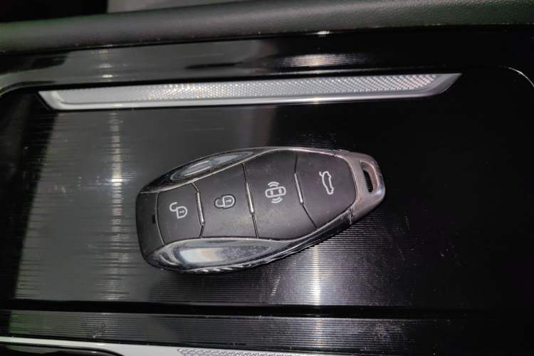 Used Hongqi H5 2024 1.5T DCT Smart Connect Flagship Edition Interior 1