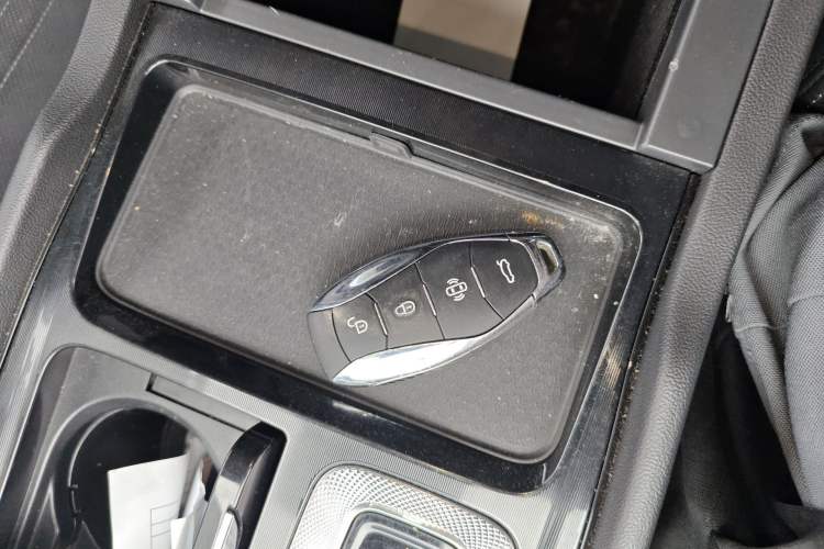 Used Hongqi H5 2024 1.5T DCT Smart Connect Flagship Edition Interior 1