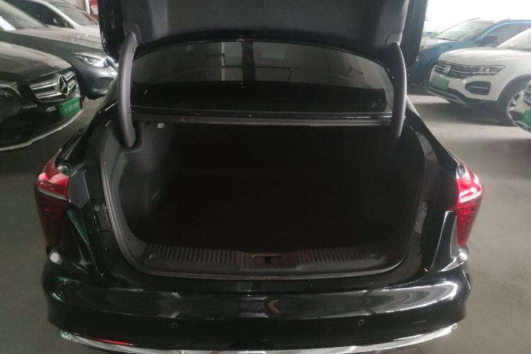 Used Hongqi H5 2024 2.0T Automatic Smart Connect Flagship Edition Interior 1