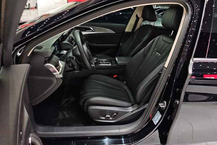 Used Hongqi H5 2024 1.5T DCT Smart Connect Flagship Edition Interior 1