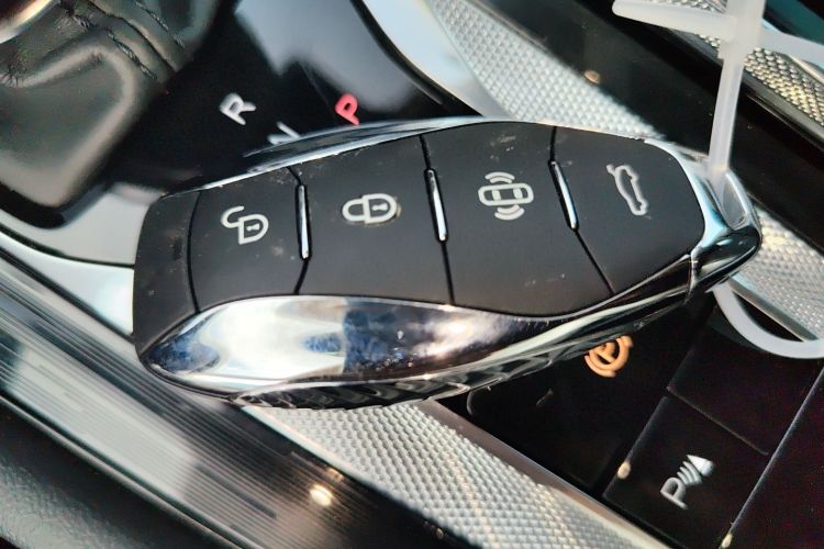 Used Hongqi H5 2024 1.5T DCT Smart Connect Flagship Edition Interior 1