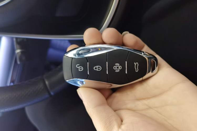 Used Hongqi H5 2024 2.0T Automatic Smart Connect Flagship Edition Interior 1