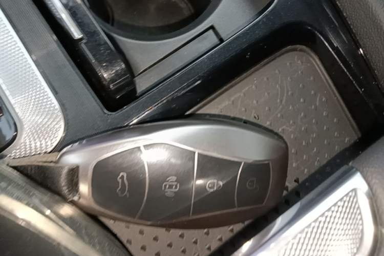 Used Hongqi H5 2024 2.0T Automatic Smart Connect Flagship Edition Interior 1