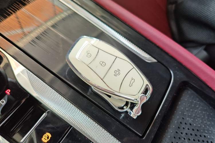 Used Hongqi H5 2024 2.0T Automatic Smart Connect Flagship Edition Interior 1