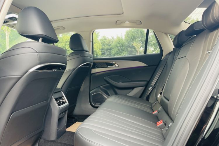 Used Hongqi H5 2024 2.0T Automatic Smart Connect Flagship Edition Interior 11