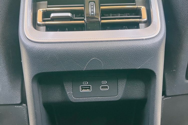 Used Hongqi H5 2024 1.5T DCT Smart Connect Flagship Edition Interior 11