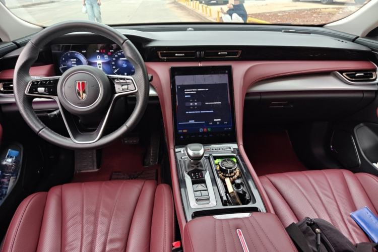 Used Hongqi H5 2024 2.0T Automatic Smart Connect Flagship Edition Interior 2