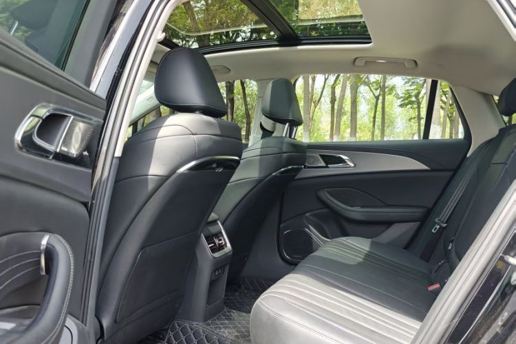 Used Hongqi H5 2024 2.0T Automatic Smart Connect Flagship Edition Interior 2